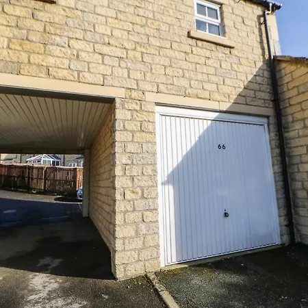 66 Dale Grove