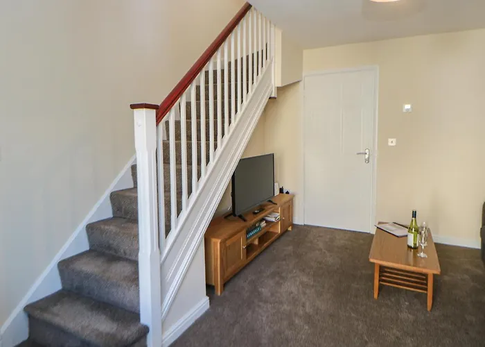 66 Dale Grove * Leyburn